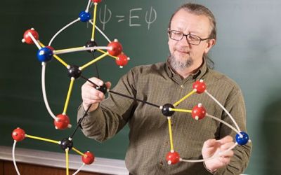 O fetita de 10 ani a inventat o molecula exploziva