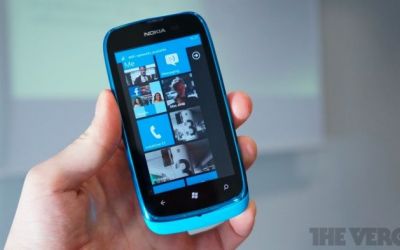 Un telefon ieftin cu Windows Phone: Nokia Lumia 610