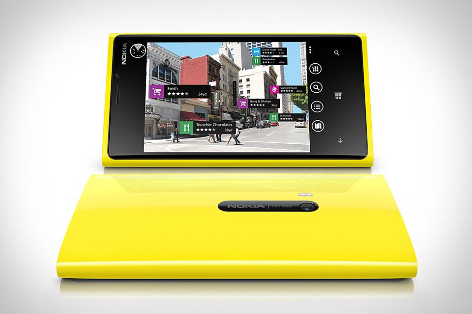 HANDS-ON: Nokia Lumia 920. Cat de bun e telefonul, care sunt primele impresii