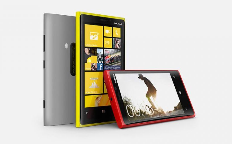 Nokia Lumia 920, comenzi de peste 2,5 milioane de unitati. Cum este realizat designul mult asteptatului smartphone