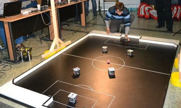 Divizia A la Fotbal Robotic: FC Bitu' bate tot