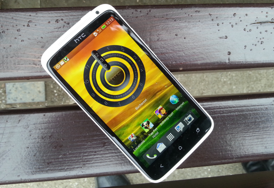 Review HTC One X