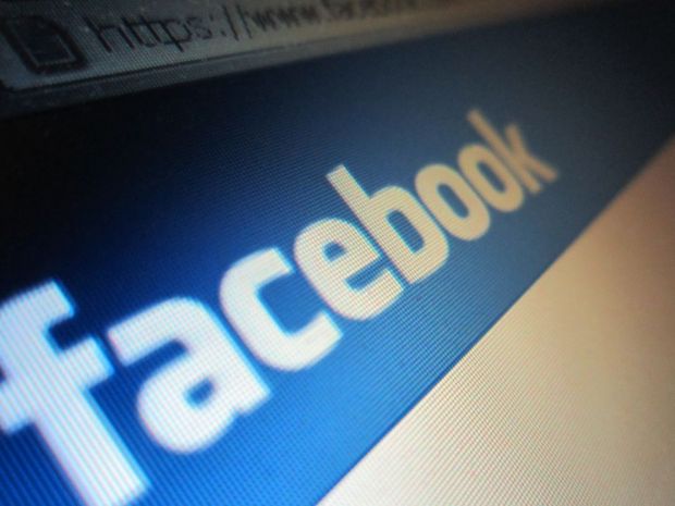 Postarile pe Facebook si Twitter, in atentia politiei. Cum au ajuns sa fie investigati aproape 5000 de oameni