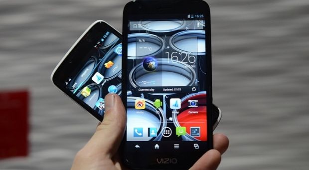 Cele mai ciudate telefoane la CES 2013: unul rezista 15 ani in stand-by, altul e pentru  Apocalipsa