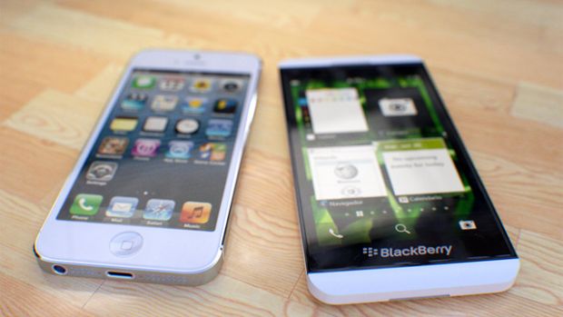 Noul BlackBerry Z10 bate lejer iPhone 5 la aspect si la specificatii