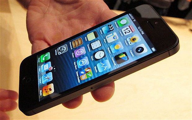 FOTO: iPhone nu va mai fi niciodata la fel. Decizie fara precedent luata de Apple: la ce element unic renunta compania