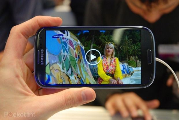 Eroare grava la Samsung Galaxy SIII. Cum deblochezi ecranul oricarui telefon in 8 secunde