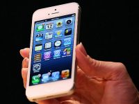 O companie de telefonie mobila iti da iPhone 5 gratis, daca duci un telefon vechi