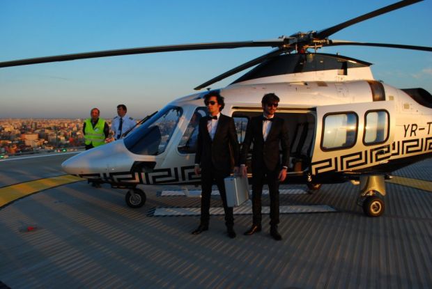 Samsung Galaxy S4 s-a lansat in Romania cu elicopterul. Care este pretul