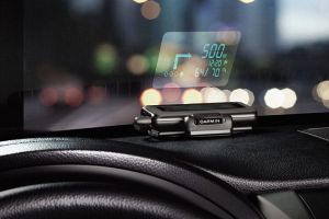 Directia propusa de GPS se poate proiecta pe parbriz pentru ca soferul sa nu-si mai ia ochii de la drum