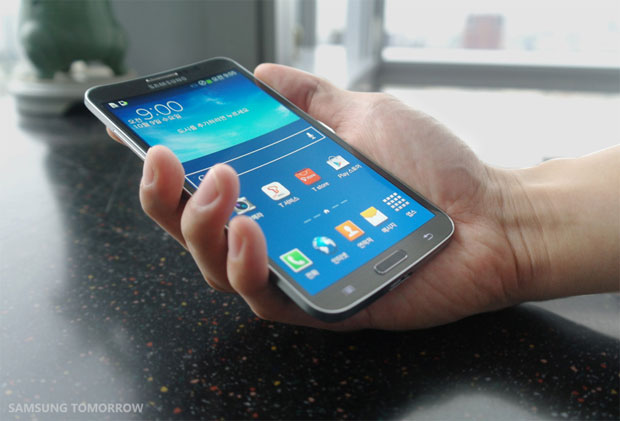 Samsung Galaxy Round, telefonul cu ecran curbat, va fi lansat pe 10 octombrie