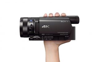 Sony a lansat cea mai mica si mai performanta camera video compacta 4K din lume! VIDEO