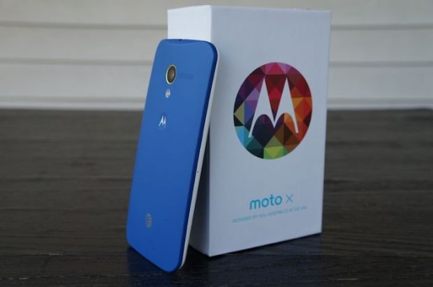 Moto X, telefonul facut in parteneriat de Google si Motorola, apare intr-o luna in Europa. Cat va costa