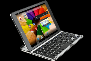 Evolio X8 Fusion, tableta quad-core de 7,85 ce poate fi atasata la o tastatura