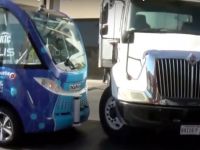Grav incident cu primul autobuz pe pilot automat! Ce s-a intamplat cand a intrat in trafic