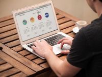 Apple va lansa un nou MacBook Air. Modelul va avea un pret accesibil si imbunatatiri importante
