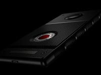 Primul telefon cu display holografic va fi lansat în curând. Cât costă și ce poate face Hydrogen One