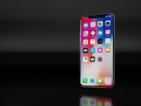 Compania Apple, dată în judecată din cauza bretonului de la iPhone X. Care este motivul plângerii