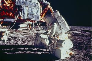 Concluzie neașteptată a cercetătorilor: ce-au găsit într-o rocă adusă de pe Lună de astronauții NASA