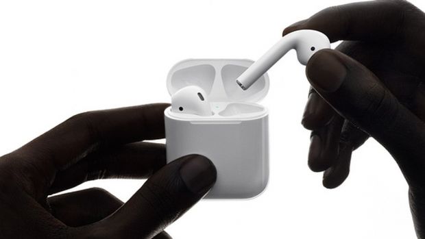 PreÈ uriaÈ pentru noile cÄÈti de la Apple. Ce va avea Ã®n plus noua generaÈie AirPods